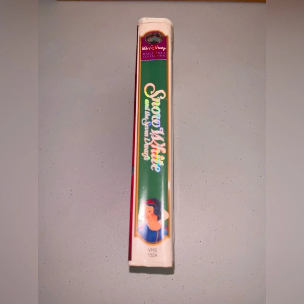 Disney’s Masterpiece Collection Snow White VHS Movie 1524